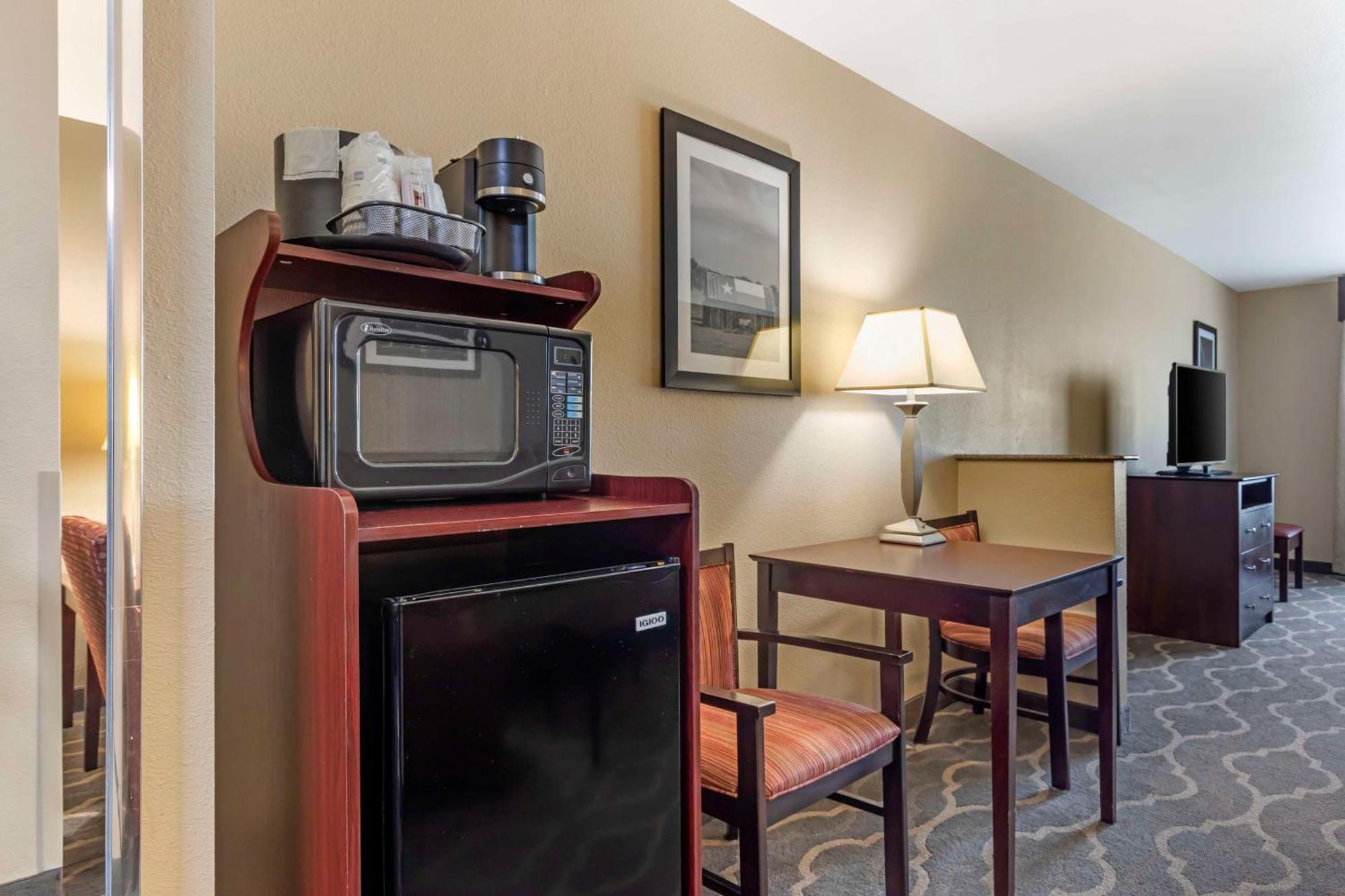 Best Western Plus Burleson Inn & Suites Eksteriør billede